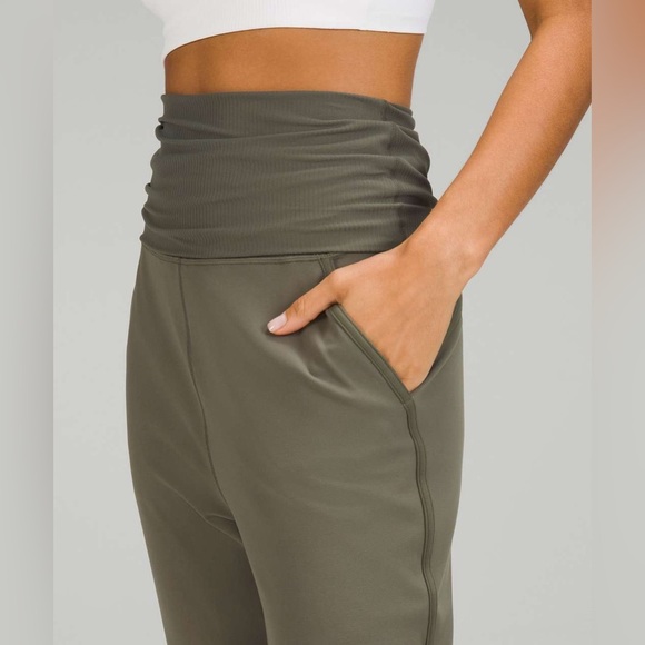Lululemon Align Super-High-Rise Ribbed-Waist Jogger - Picture 3 of 6